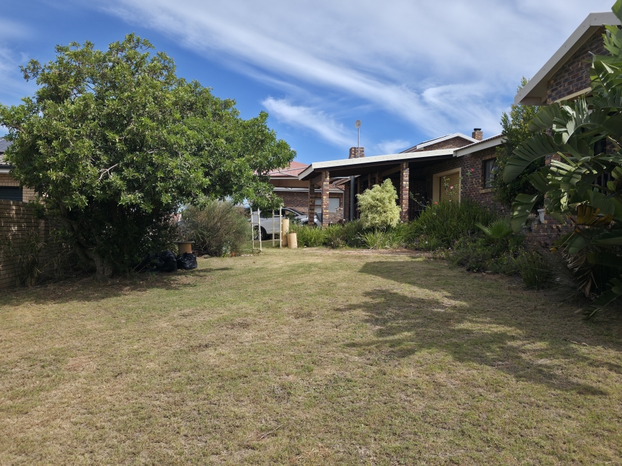 3 Bedroom Property for Sale in Wavecrest Eastern Cape